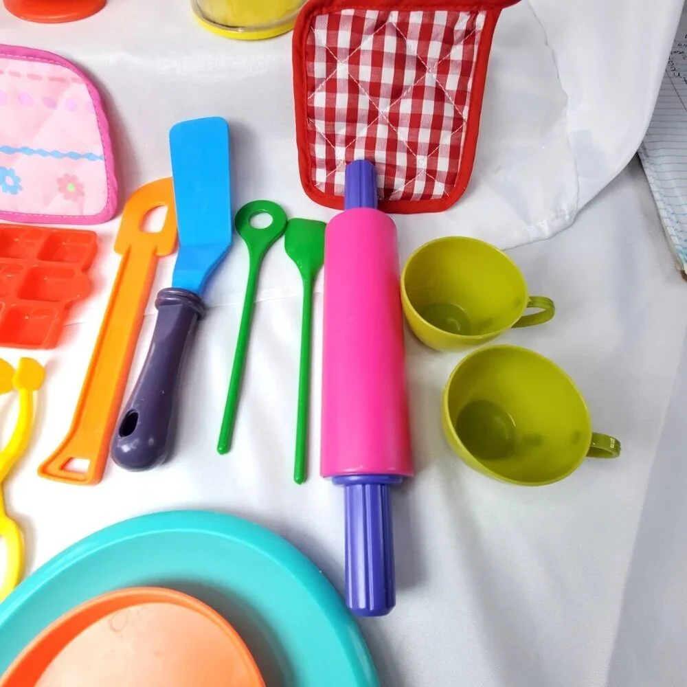 Vintage 41-Piece Kids Plastic Kitchen Play Set W/ Utensils Cups Plates Ice Tray